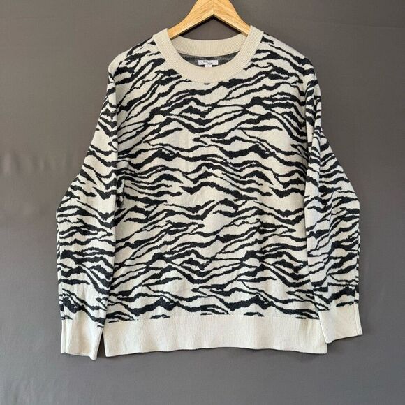 Daily Ritual Women’s Zebra Striped Sweater Size Large Acrylic Blend Round Neck - Picture 1 of 9